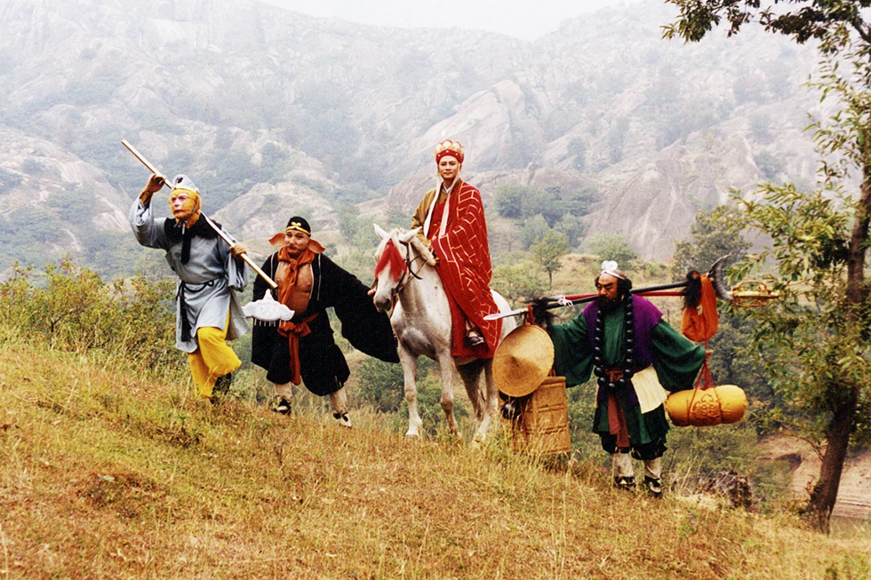 剧照1998年,中央电视台《西游记》剧组总导演杨洁携师徒四人到嵖岈山