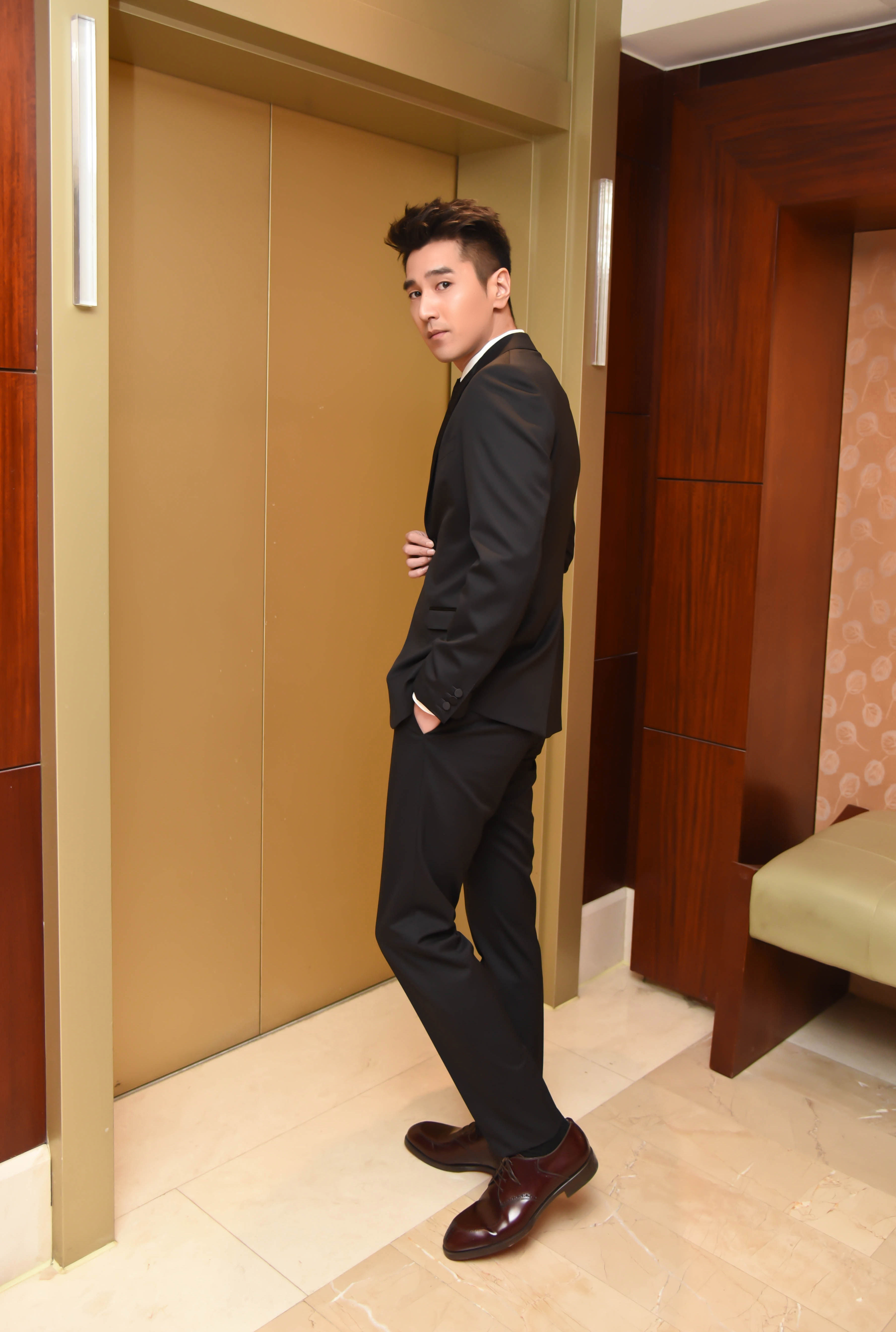 皮鞋是一个男人成熟的标志,作为一个男人无论你是礼貌得体的绅士,还是