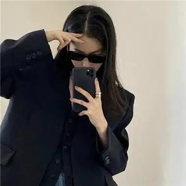 清冷优雅的超好看女生头像 简单又清冷的女生头像