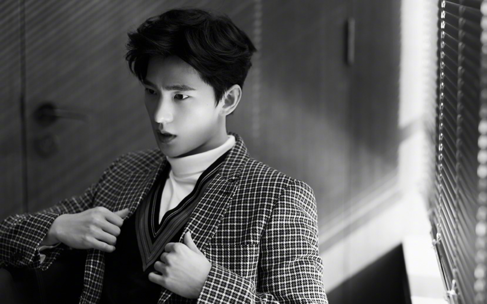 杨洋儒雅绅士写真图片桌面壁纸