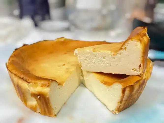 乳酪 300g动物性鲜奶油 100g《可以使用酸奶油替代 sourcream细砂糖