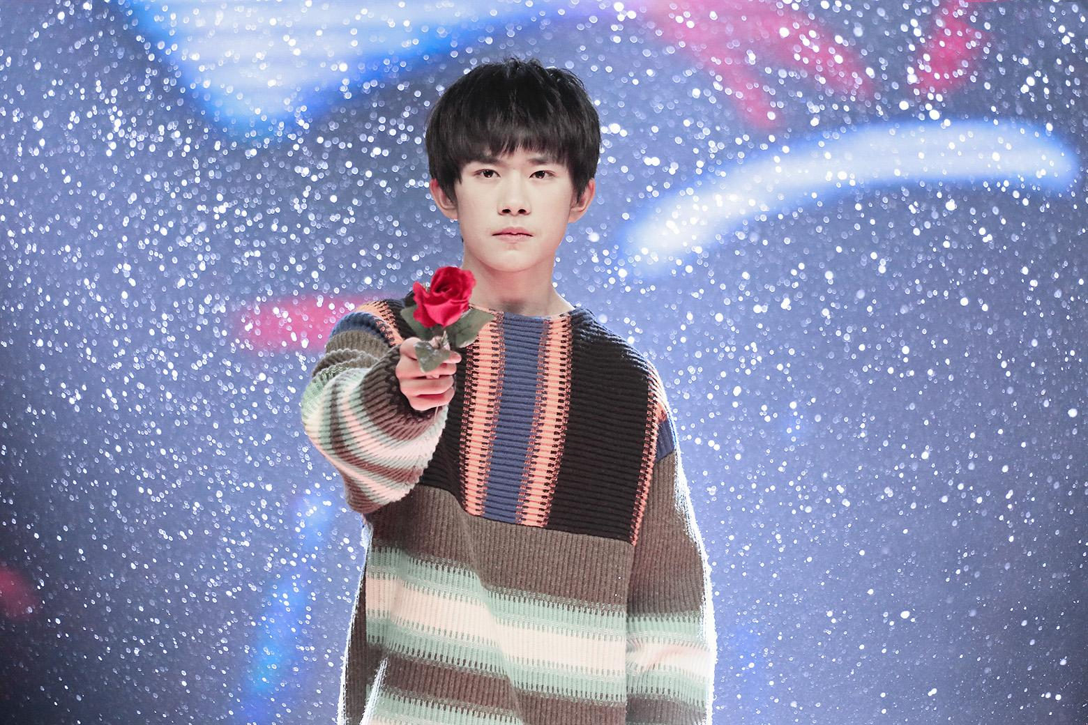 熟悉易烊千玺了吧,他不仅能唱歌,还极其善舞,是当代的小鲜肉偶像之一