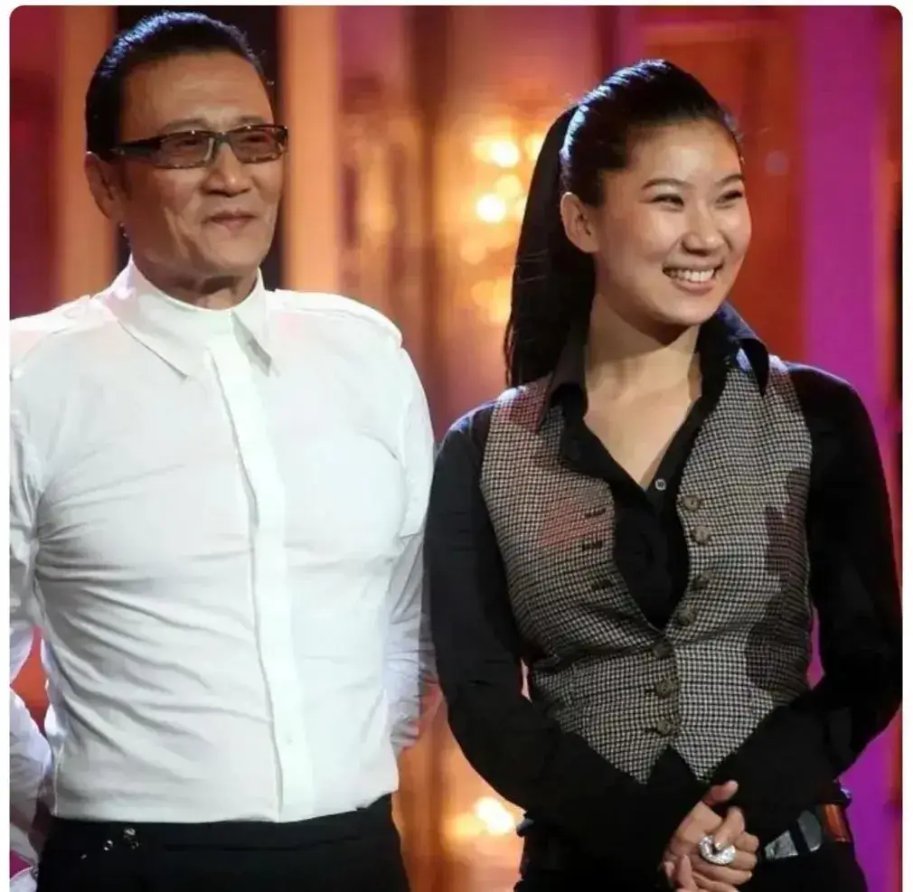 coco被谢贤养了12年,用青春换来了2000万,现在35岁的她怎么样了