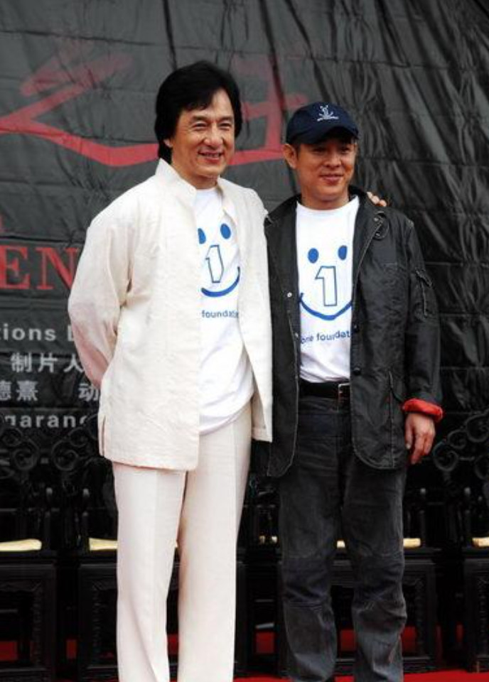 在电影行业,成龙和李连杰谁的影响力更大一点?