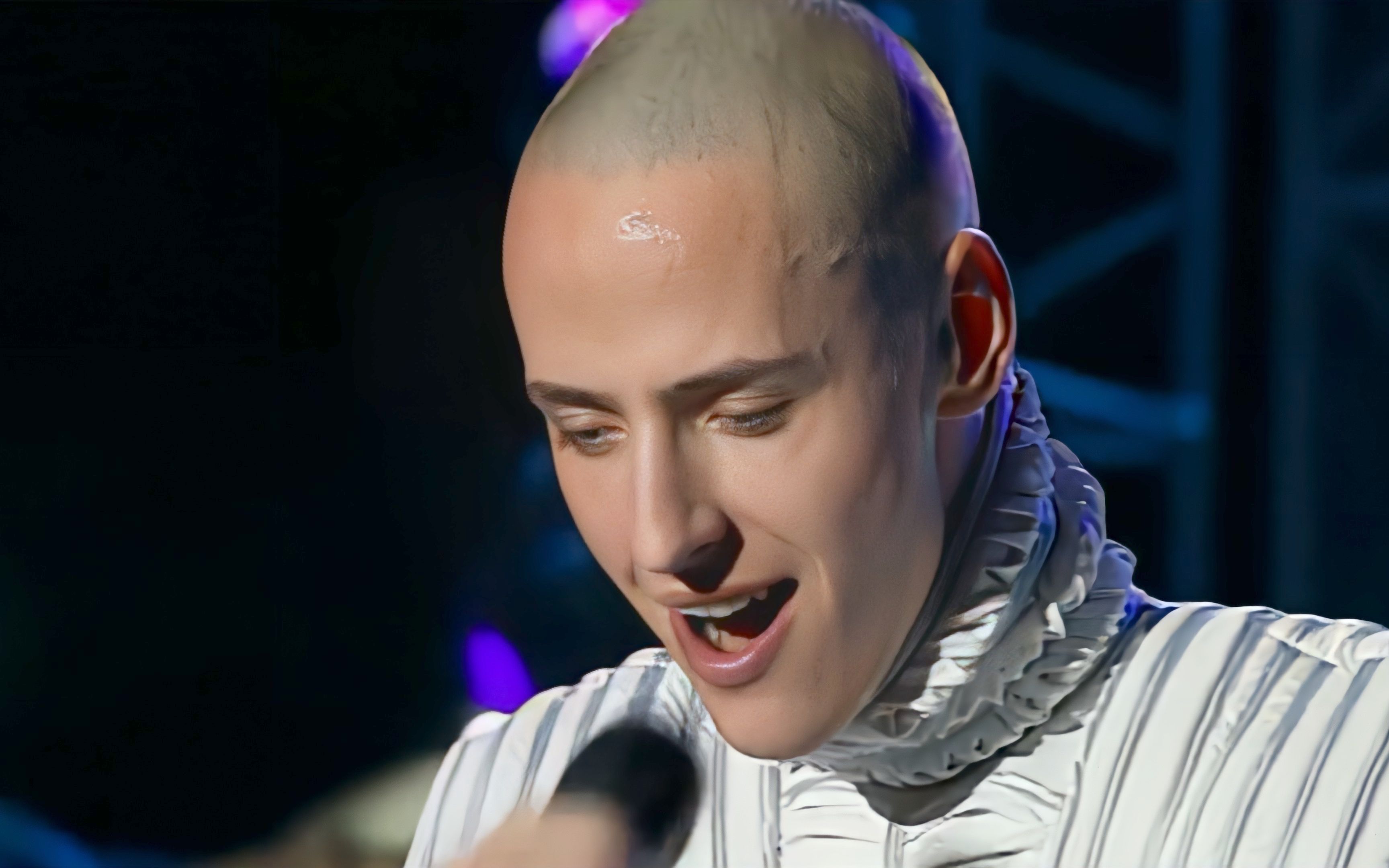 这才是俄罗斯国宝级歌手,维塔斯一开口撕心裂肺,让人百听不厌