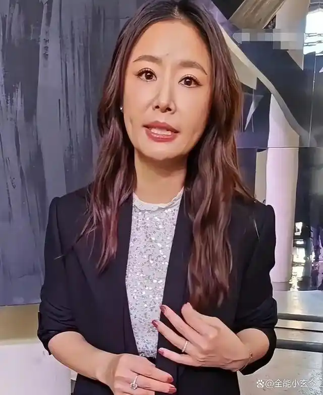 时装周怼脸生图明星纷纷出糗没了滤镜精修年龄感就出来了