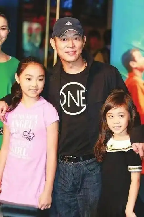 同样是李连杰的基因,黄秋燕和利智女儿,却活出了完全相反的人生|宅男