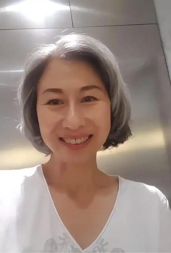 叶倩文嫁给大14岁的林子祥结婚28年无儿无女61岁已经白头