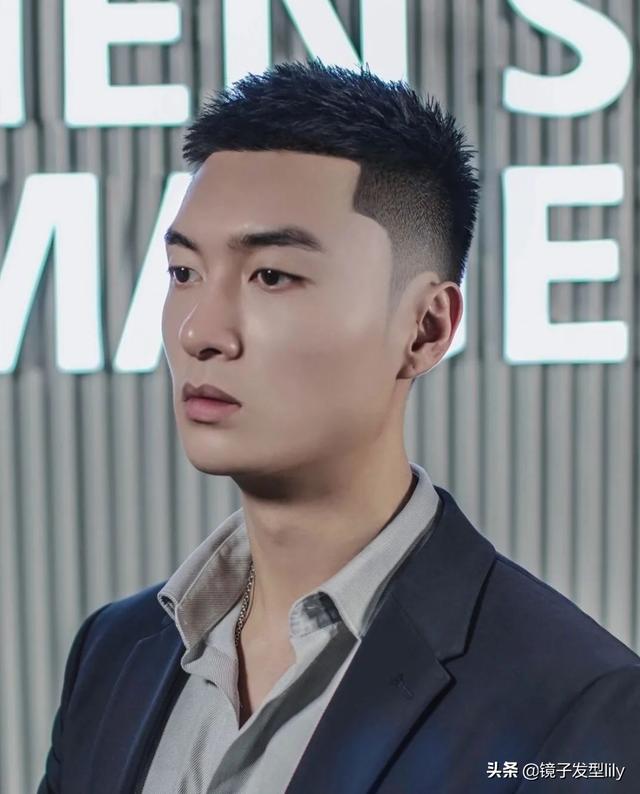 蓬松发型男(蓬松发型男怎么吹)-天晟网