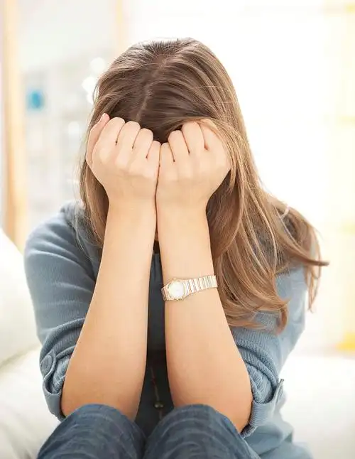 心烦意乱的女人.图片下载