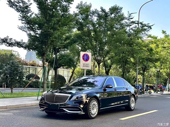 19年12月20款奔驰迈巴赫s450私家代步车实际9万公