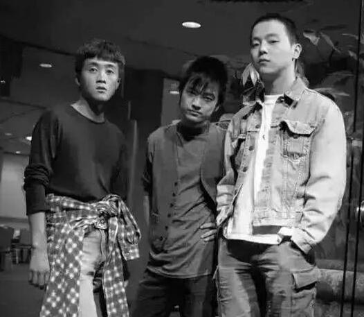 窦唯让翻唱这首歌的人都无地自容一代人的记忆无法超越的经典