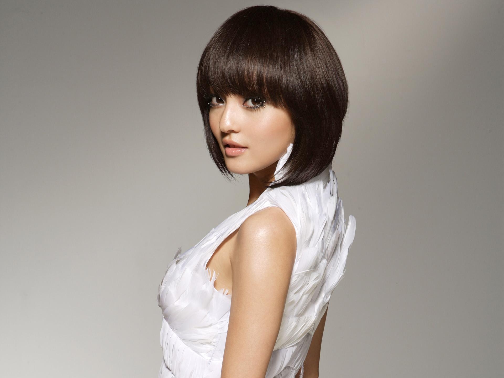 出道16年,她为我们带来了无数的励志歌曲,祝福张韶涵生日快乐,坚强如