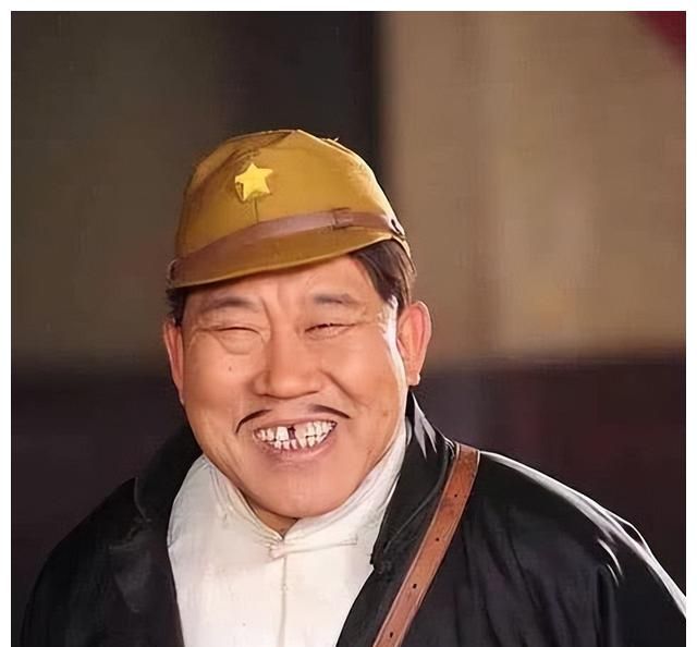 但是现在的他的演技被人们得到充分的肯定,他也是国家一级演员,同时也