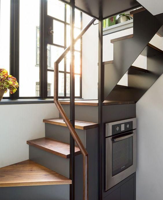 没见过这么会利用楼梯下方空间的,掏空塞冰箱