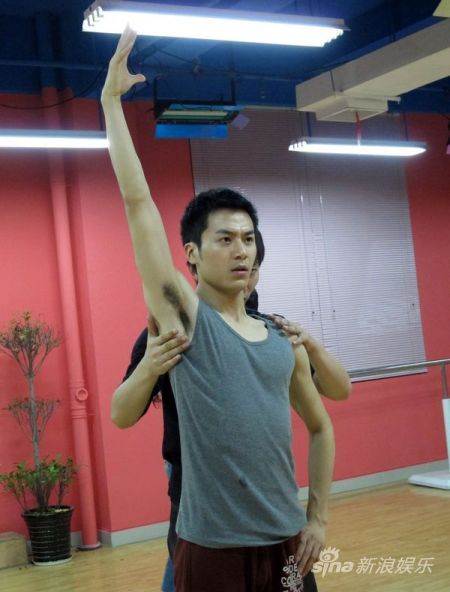 茅子俊《舞动奇迹》再耍"狠" 带伤练舞获称赞