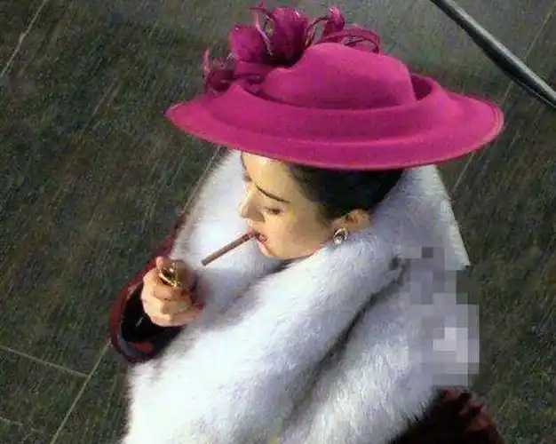 小仙女郑爽吸烟被抓包,赵丽颖陈乔恩王菲papy酱竟然都吸烟