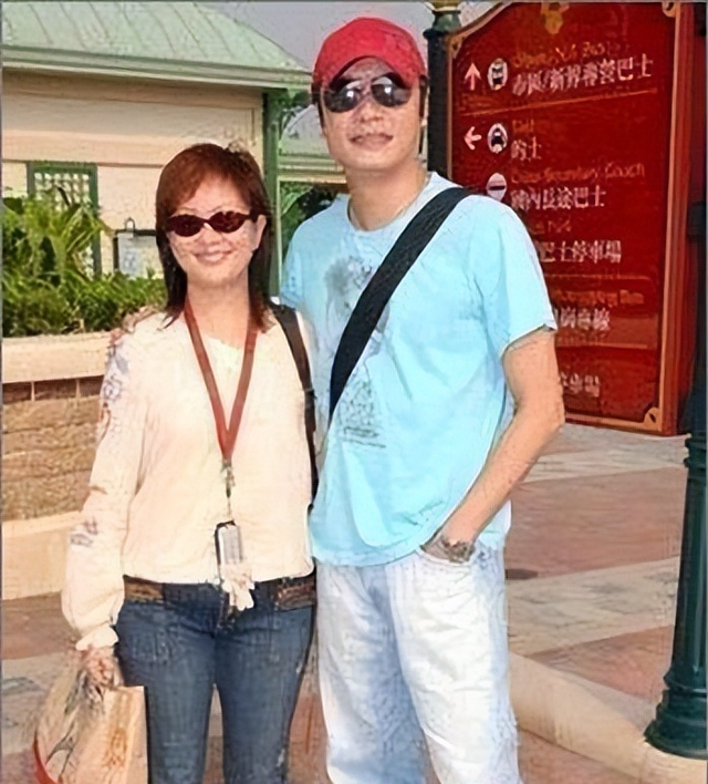 罗嘉良前妻方敏仪,20年陪伴难敌分隔两地,拿4千万财产与子相伴