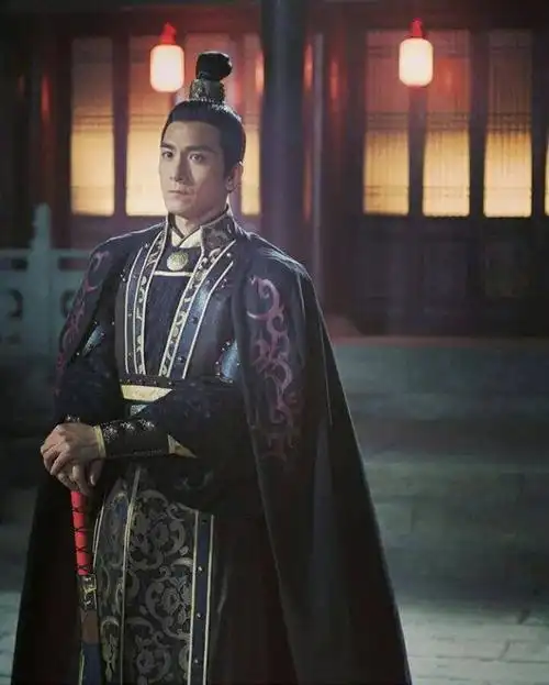 至于马国明,熟悉港剧的都不会陌生,古装现代什么类型都能驾驭,现今