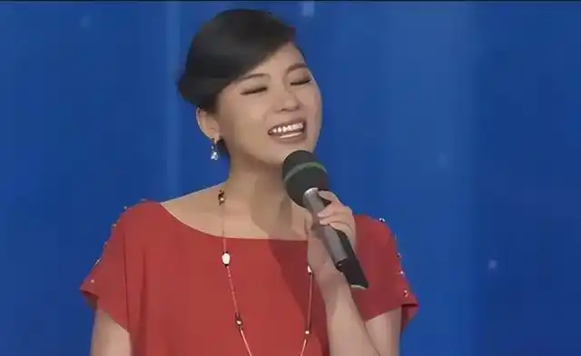 成功地让更多的人认识到了这位才华横溢的民歌歌手——陈思思