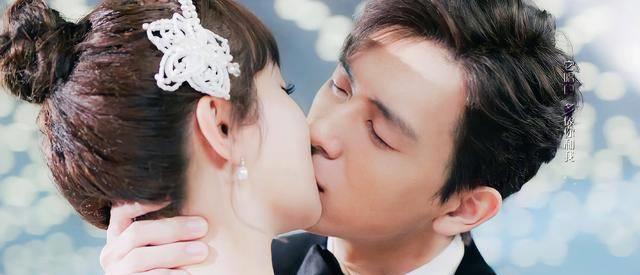 佟年夫妇婚礼现场,杨紫连续亲吻李现2次,世纪婚礼超级浪漫_亲爱的