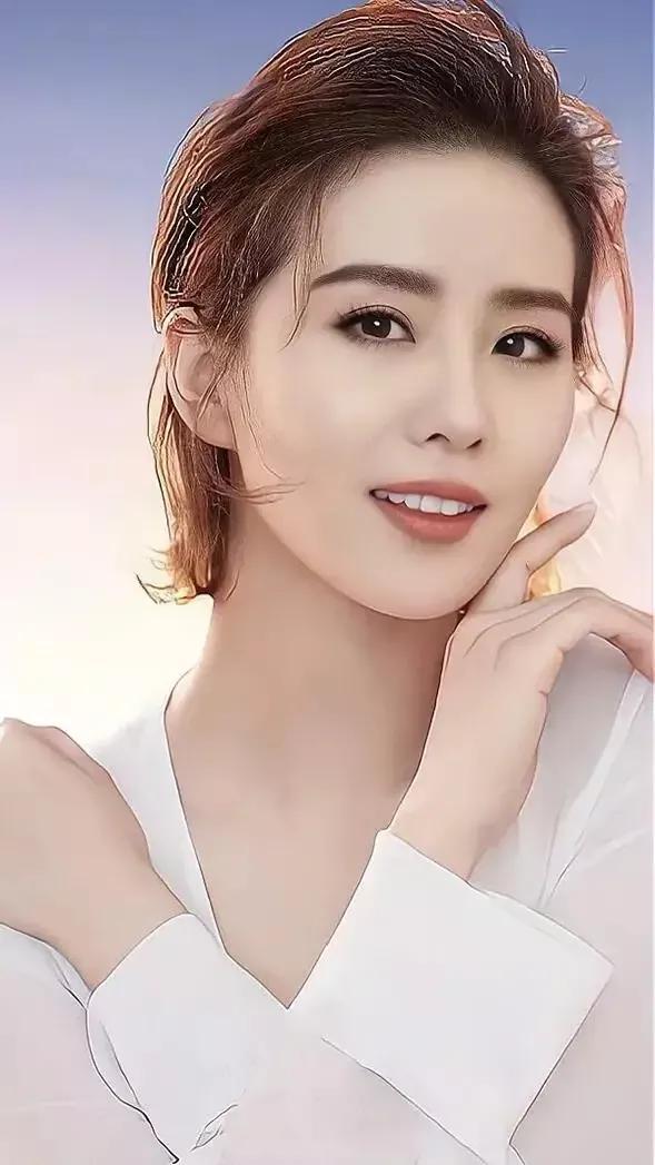 原创美女明星刘诗诗高清写真美图肌肤胜雪气质卓越