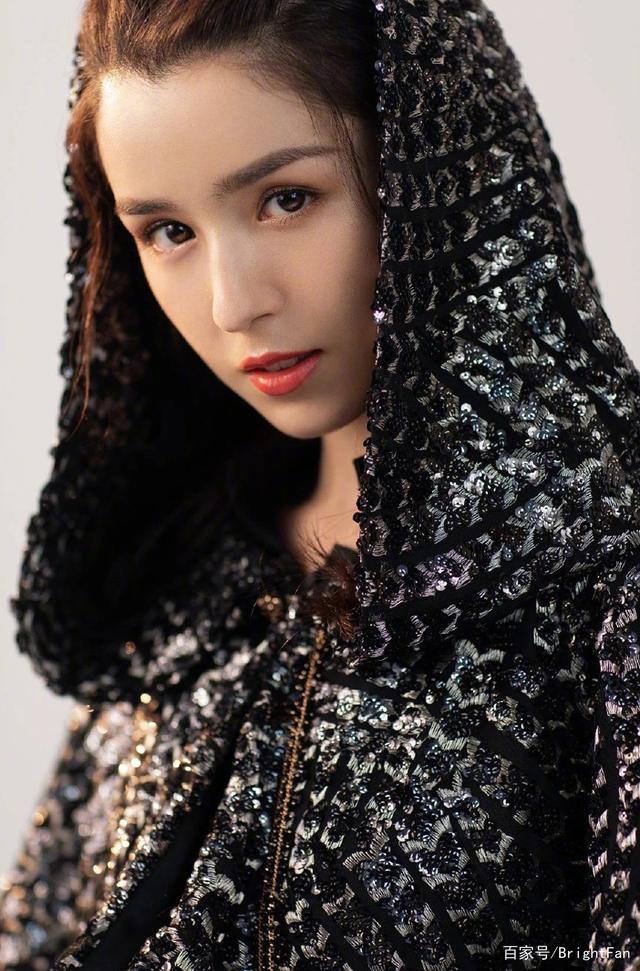 新疆美女演员哈妮克孜唯美养眼写真