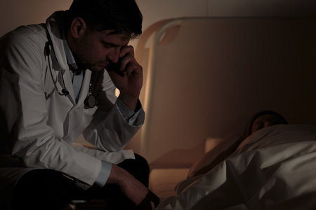 夜班在夜班医生照片