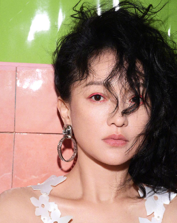 回顾周迅至今49岁仍旧孤身一人到底是眼光太高还是无人敢娶