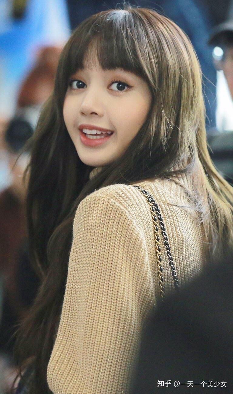 这是一篇超级彩虹屁,粉墨中我的最爱,人间芭比——lisa