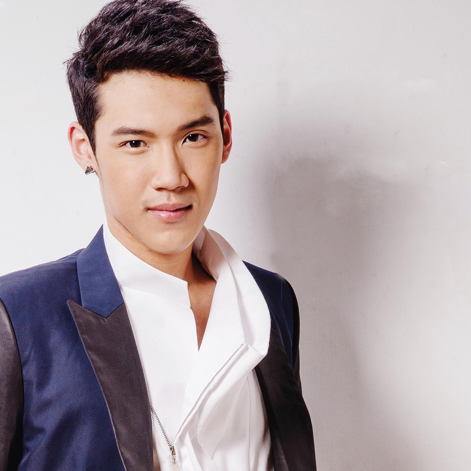 1992年3月30日出生于泰国曼谷,泰国男歌手,演 span class="ref" data