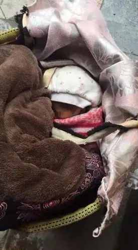 女婴刚出生5天就遭遗弃 篮子里放着纸条和200元