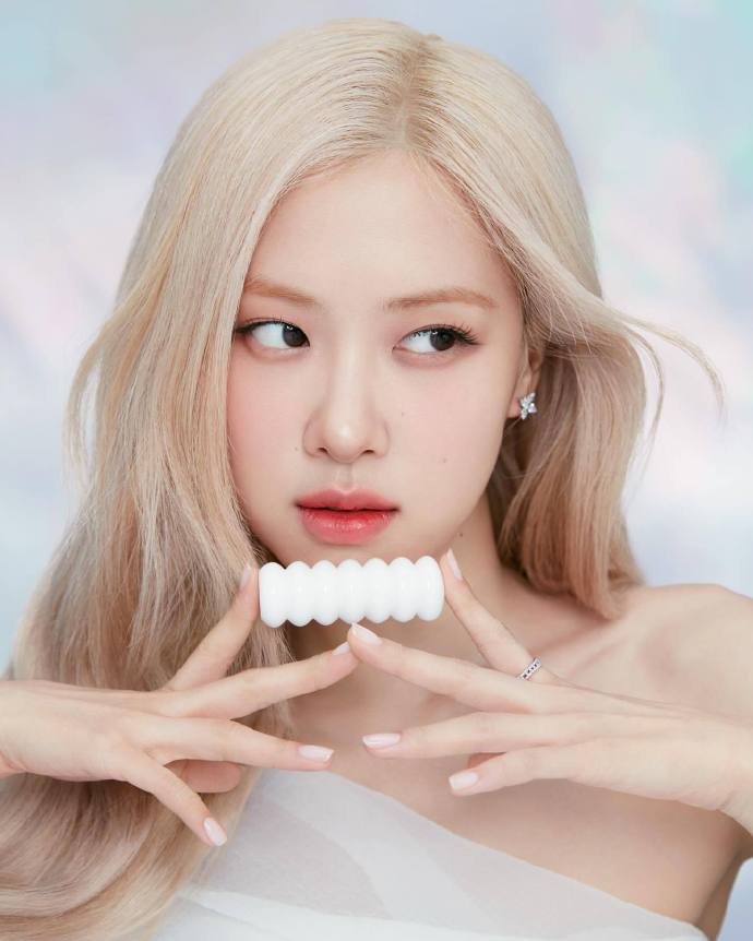 朴彩英雪花秀全球品牌代言人##朴彩英万千瑰色