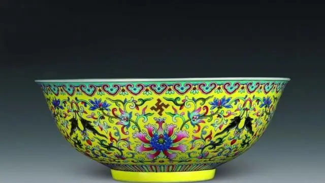 男子花20万买古董给岳父祝寿,却被家人疑买假货,专家:家里有钱_瓷碗