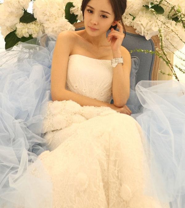 杨幂唯美婚纱写真