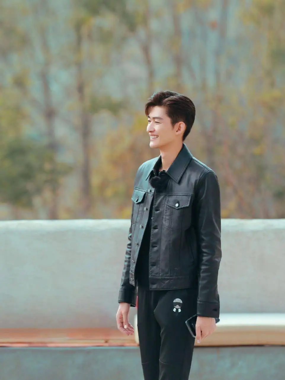 张翰偶像包袱太重,干农活也不忘耍帅,这精致程度也是没谁了!