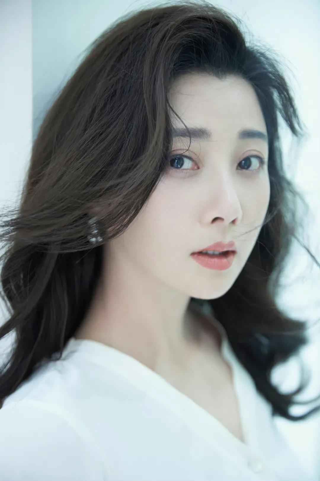 殷桃个人资料简介(为何43岁依旧未婚?