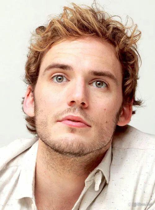 36岁的英国男演员 sam claflin 竟成了胡渣大叔,保鲜能力不强?