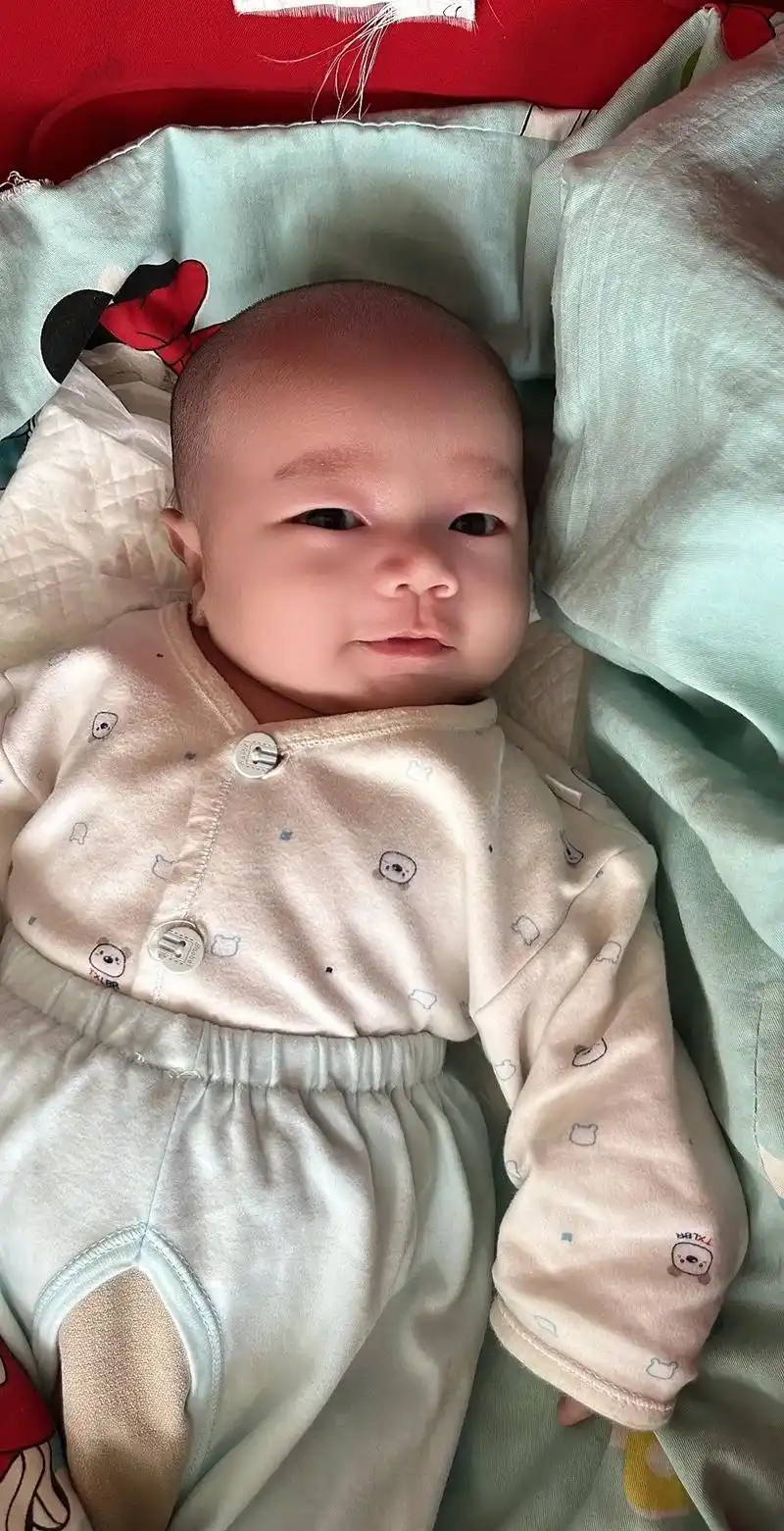 整三个月的宝宝94.#日夜相对仍百看不厌 从有你,到你出生的 - 抖音