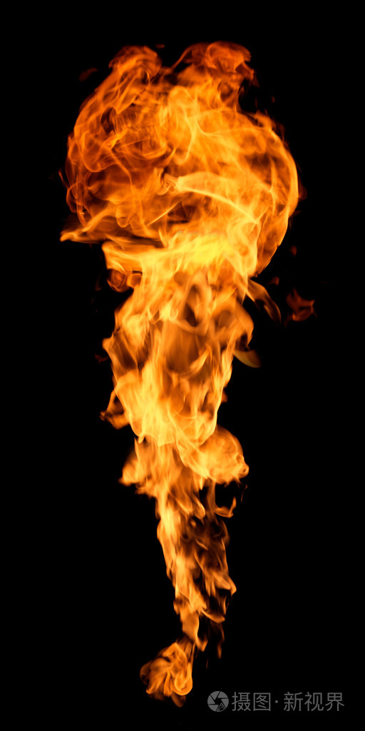 黑色背景的完美火焰
