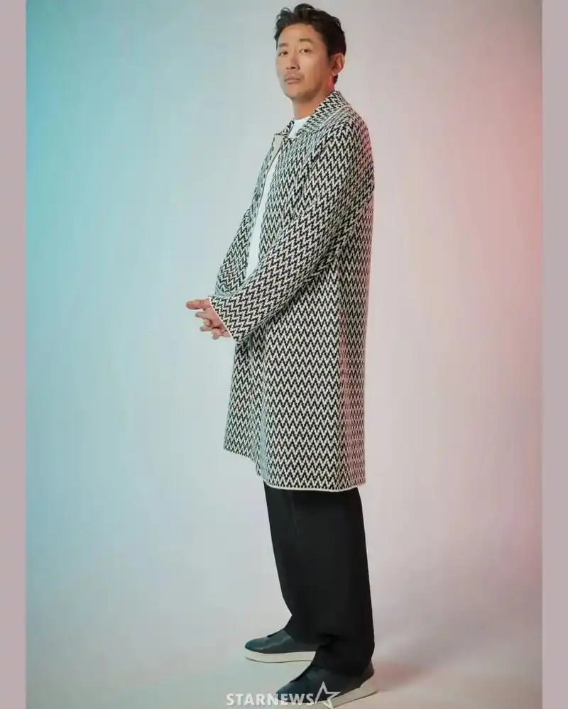 河正宇#叔圈 #西装杀 #这该死的魅力 - 抖音