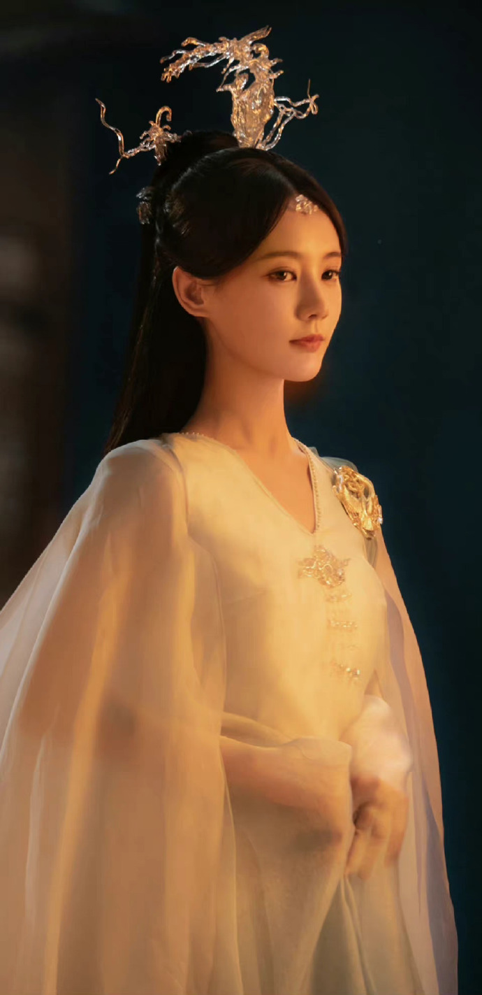 一下就被淑芬记住,关键演技灵动原声又不错,古装扮相好看