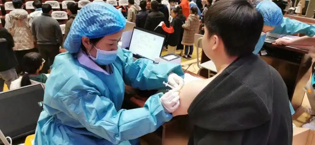 我院有序开展新冠疫苗第一针次接种工作