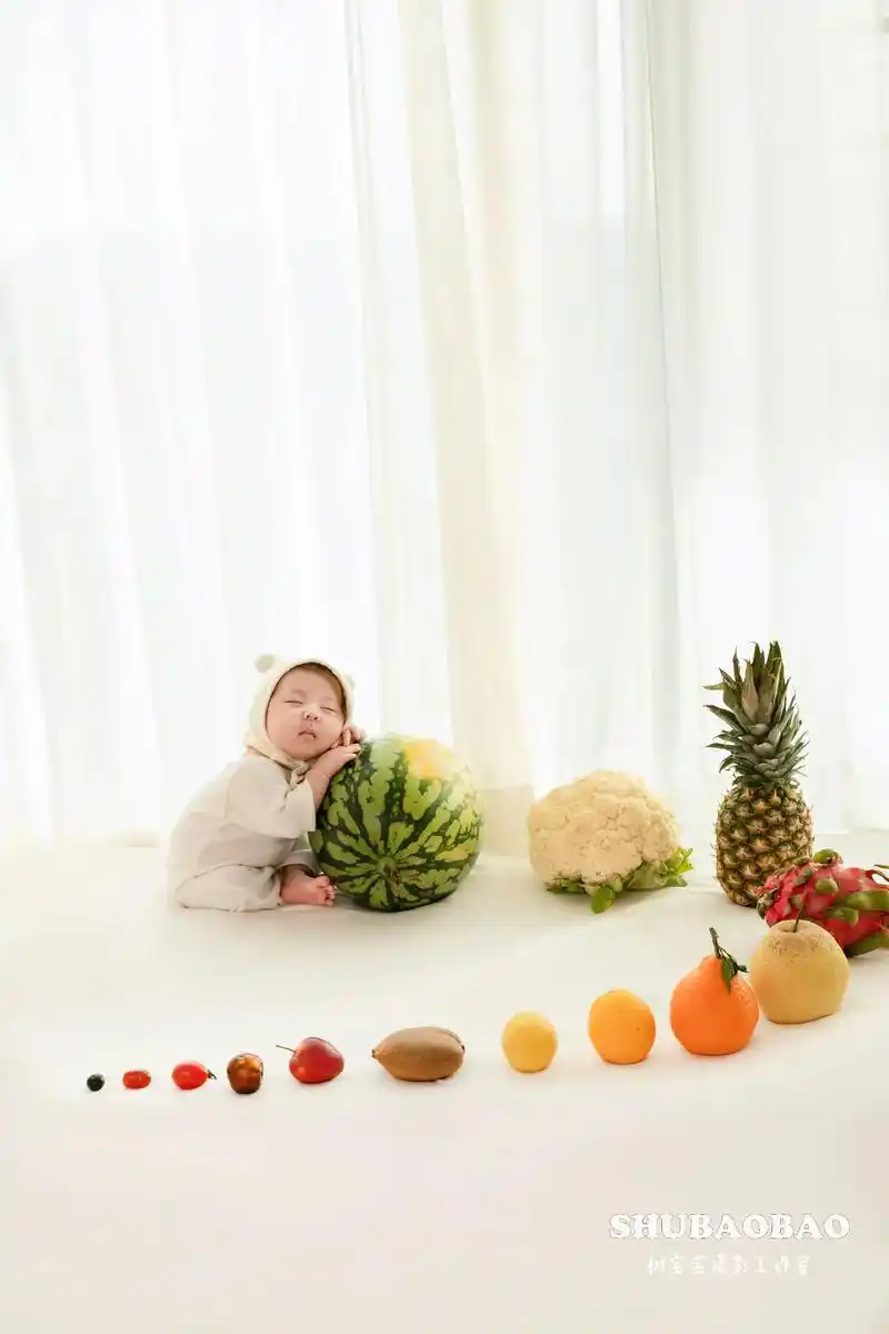 可爱爆了的水果创意满月照.#客片分享 #满月照 #邢台树宝宝