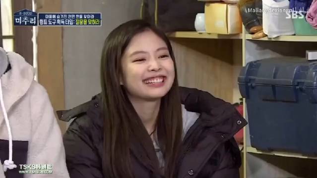 先来回顾一下jennie在《美秋里》的可爱表现