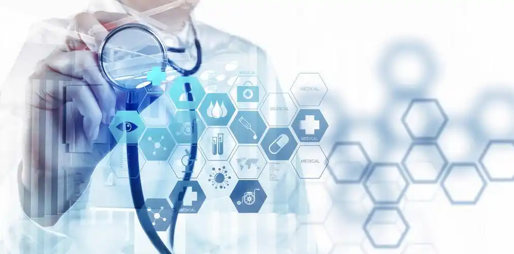 创意科技微观听诊诊治男医生宣传图医疗平台