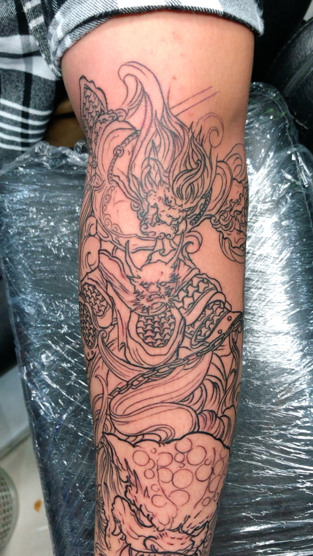 帮客人设计的悟空花臂正在进行中,期待完成后的效果吧.