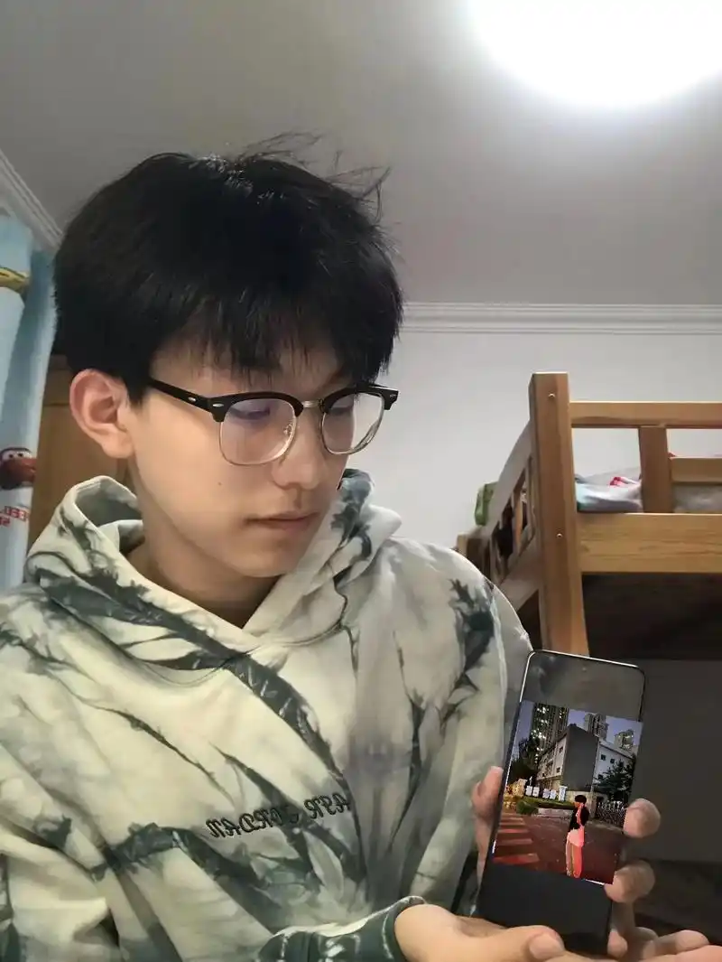 我很丑 可惜兄弟都很帅#男高 #学校 #照片#兄弟#我的帅哥 - 抖音