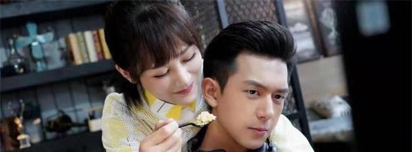 肖战撇下王一博和朱一龙跨年,杨紫李现解绑了?_电视_卫视_东方