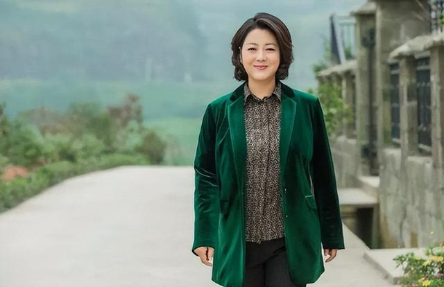 演员王茜华:跟丈夫喝水都要aa,为拍戏打掉孩子,如今过得还好吗